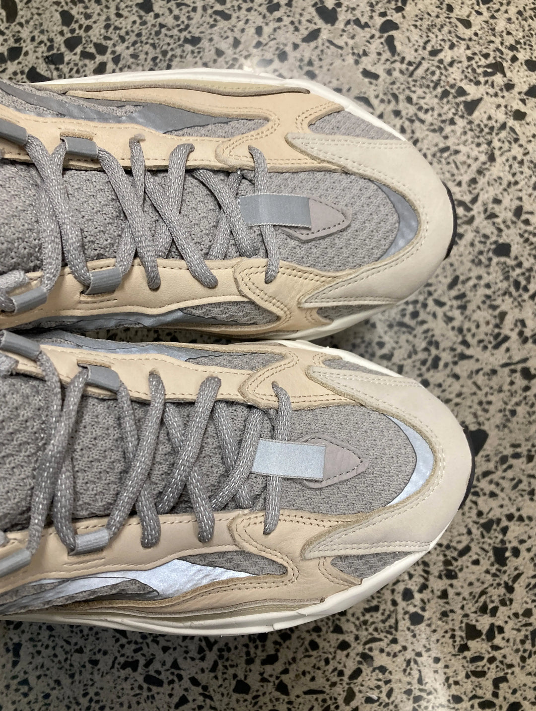 Adidas Yeezy Boost 700 V2 Cream [USED] Prior