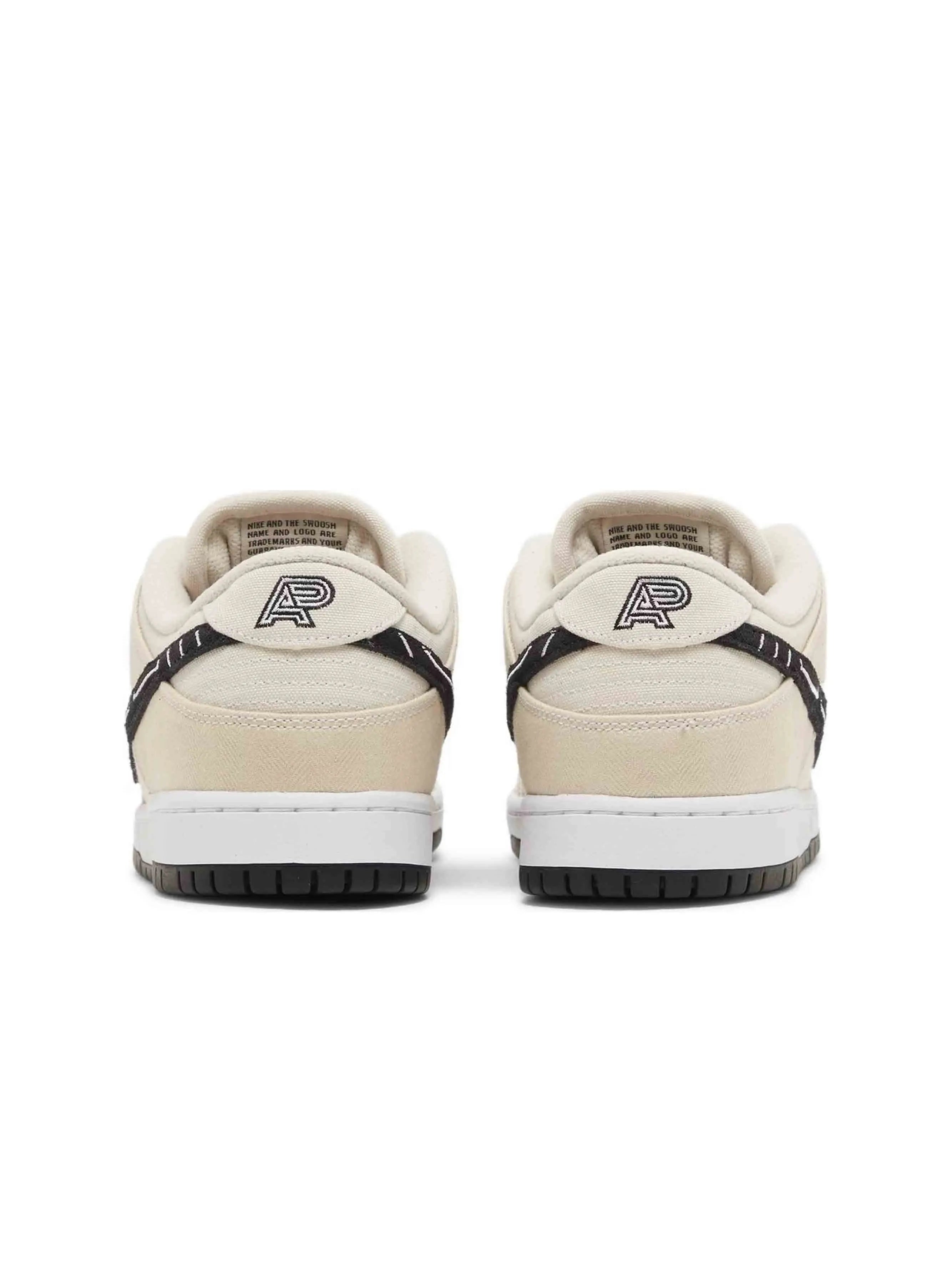 Nike SB Dunk Low Pro QS ”Albino \u0026 Preto”