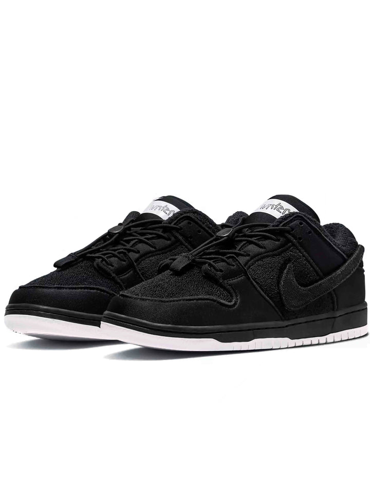 Nike SB Dunk Low X Gnarhunters Prior