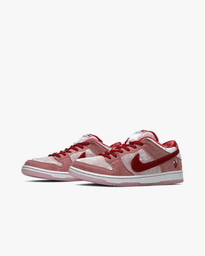 Nike SB Dunk Low StrangeLove Skateboards (Regular Box)