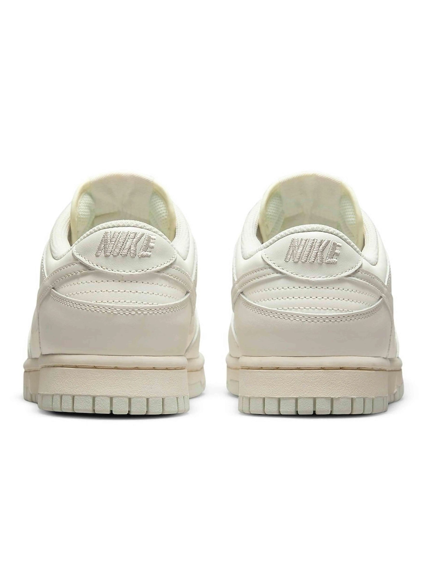 dunk low bone sail