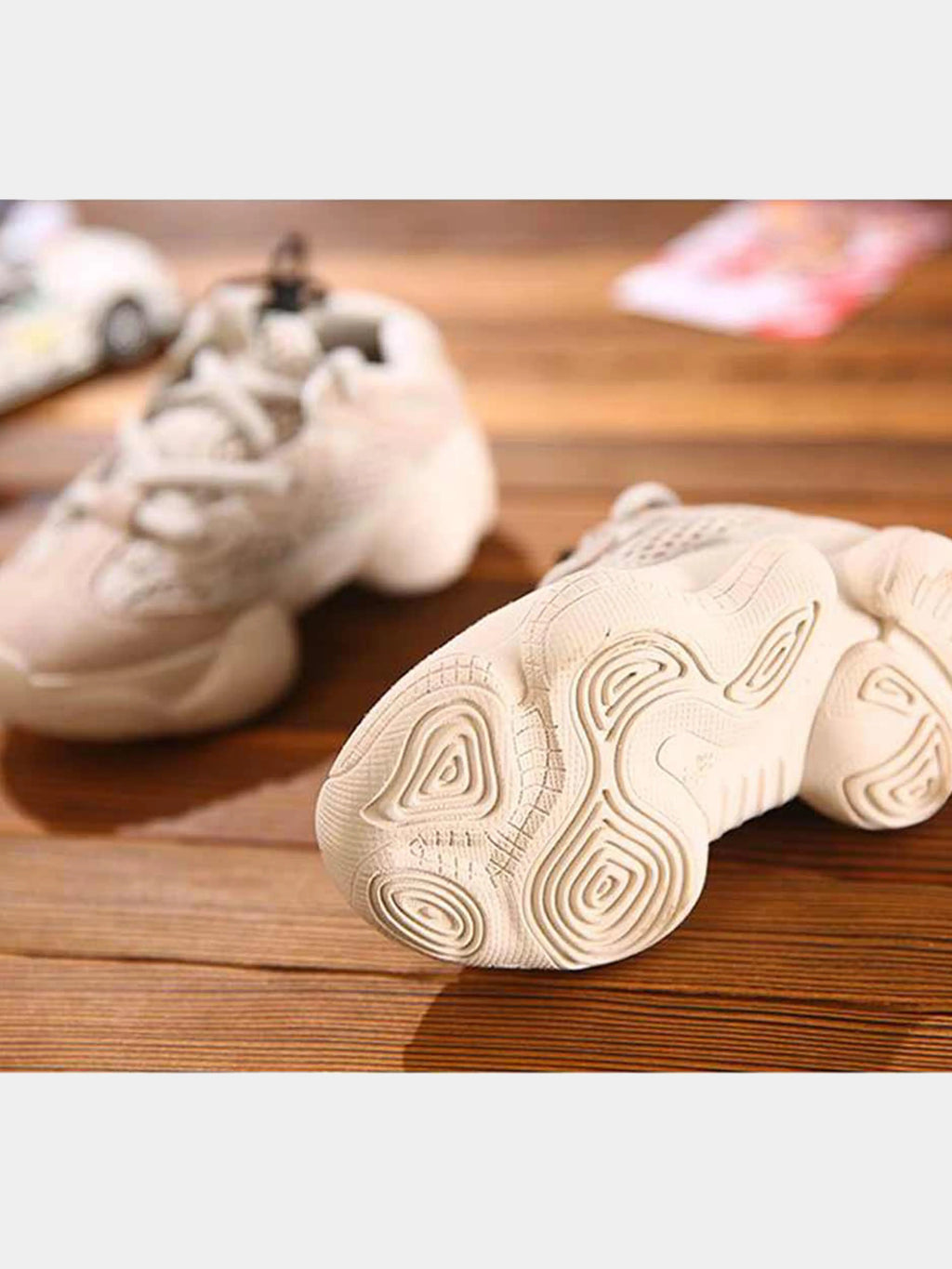 Sneaker Inspired Bag Charm 500 Cream Prior