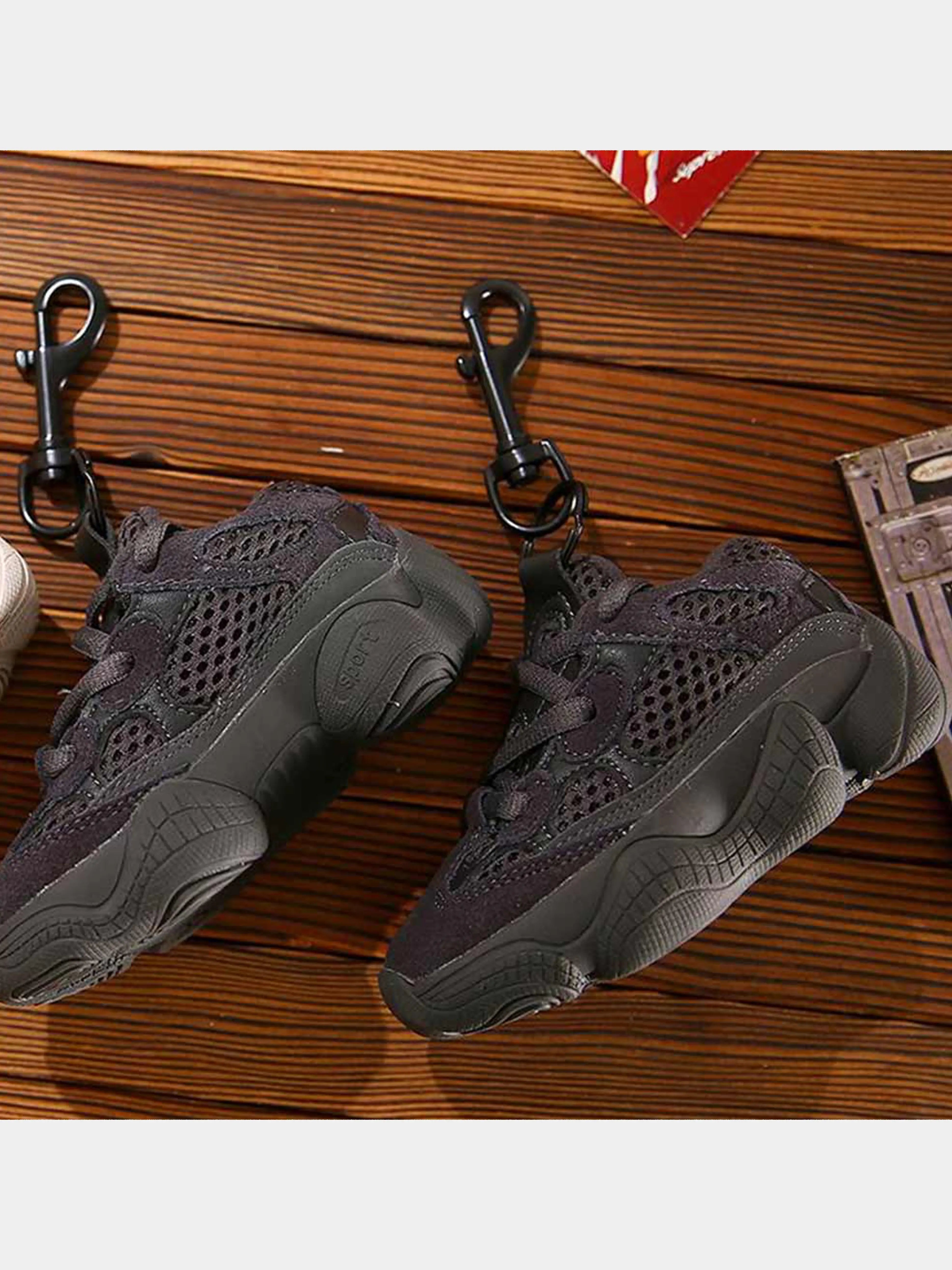 Sneaker Inspired Bag Charm 500 Utility Black Prior